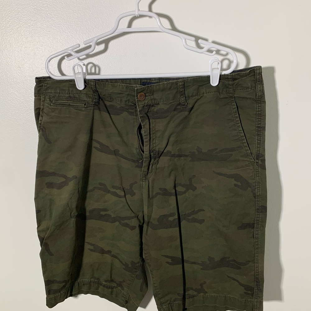 American Eagle Camouflage Shorts 9" Flat Size 40